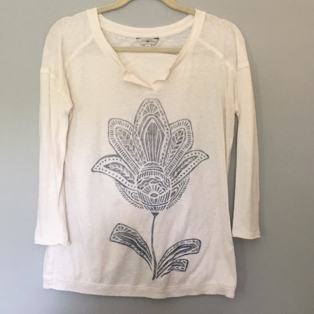 Long sleeve open back lotus tee